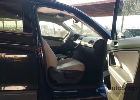 2019 Volkswagen Tiguan 2.0T Se/2.0T Sel/2.0T Sel R-Line/2.0T Sel R-Line Black из США, поврежденный, VIN 3VV3B7AX1KM043016